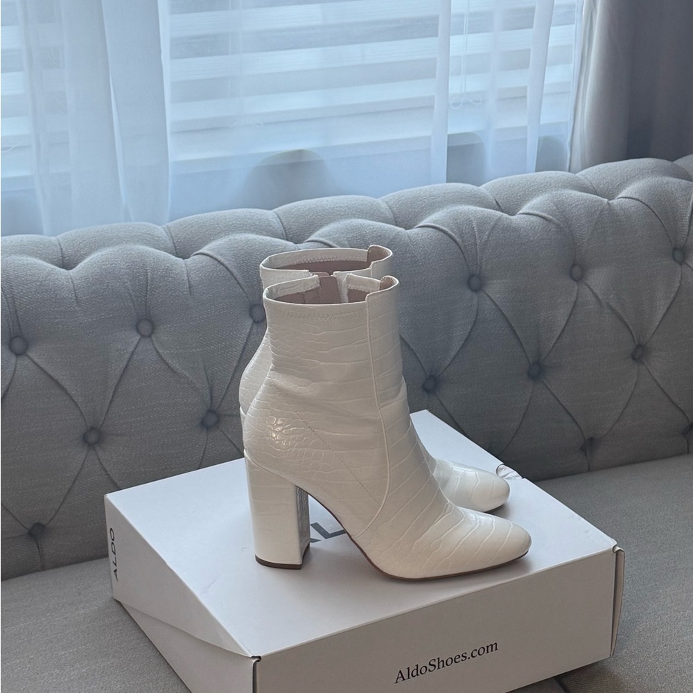 Aldo Elegant White Textured Heeled Boots